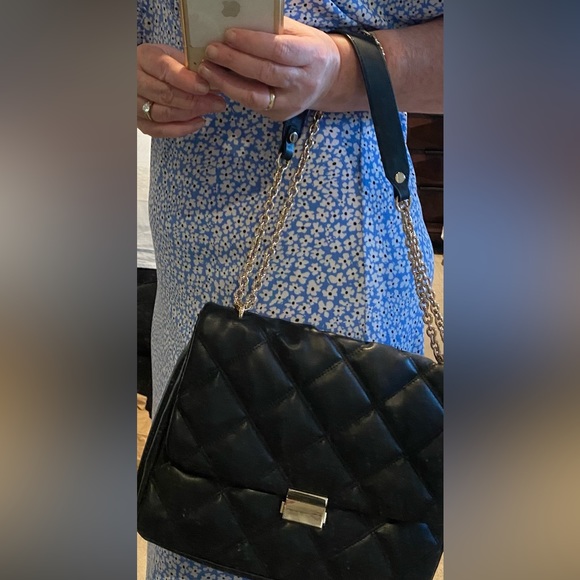 Vegan leather quilted designer-style purse - Picture 4 of 6